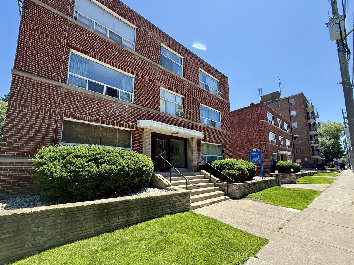 1295 Bayview Avenue - Photo 9
