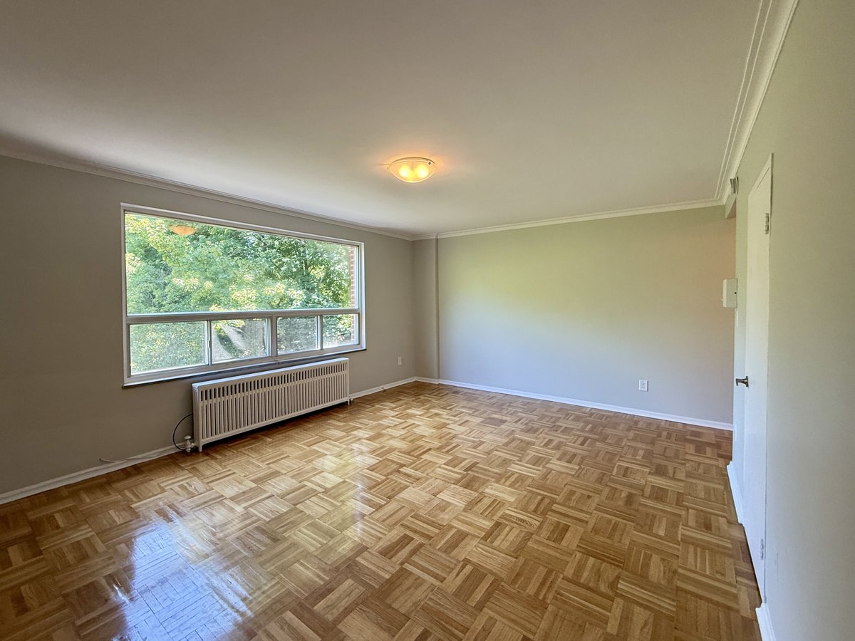 1295 Bayview Avenue - Photo 4