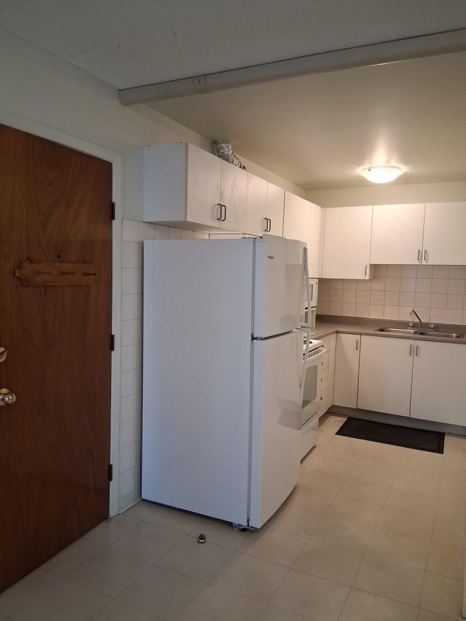 2960 Danforth Avenue - Photo 2