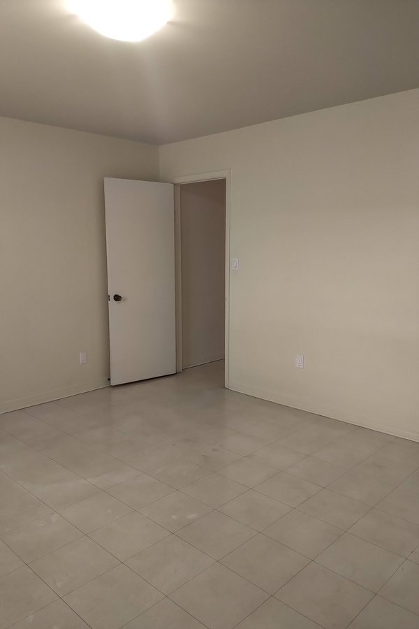 2960 Danforth Avenue - Photo 9
