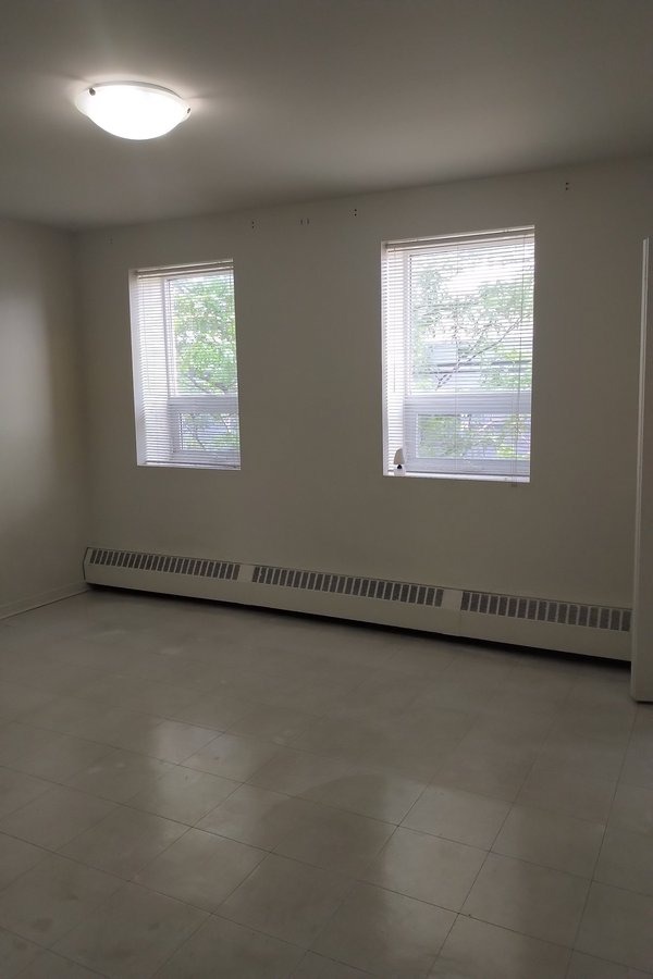 2960 Danforth Avenue - Photo 10
