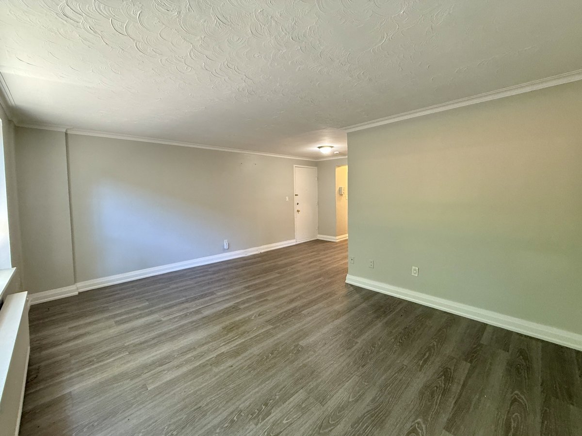 1299 Bayview Avenue - Photo 3