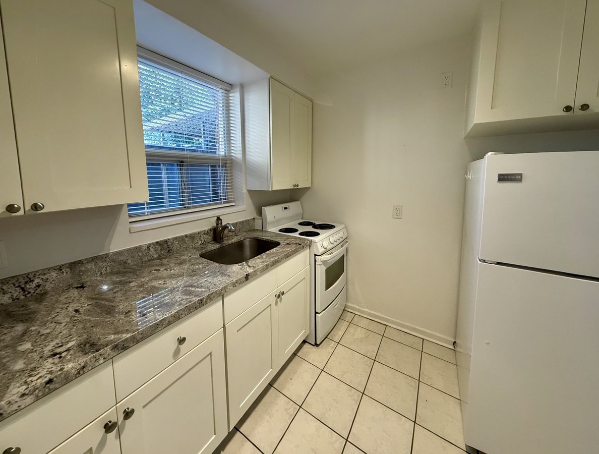 1299 Bayview Avenue - Photo 6