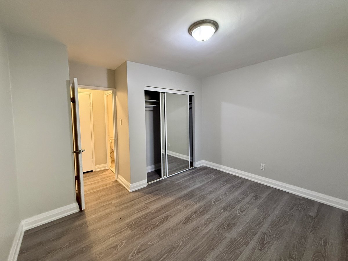 1299 Bayview Avenue - Photo 8
