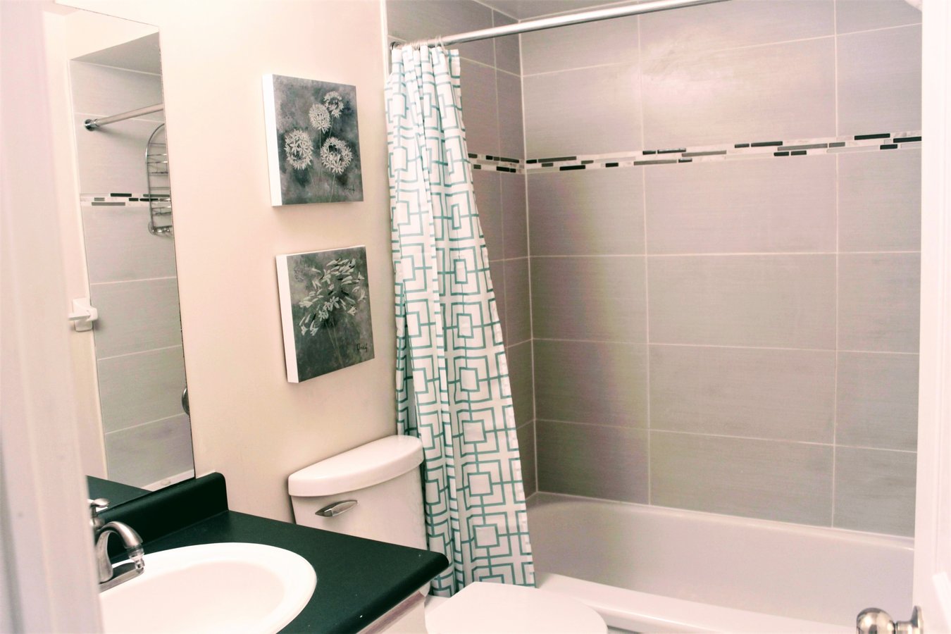 301 Gowan Avenue - Photo 2