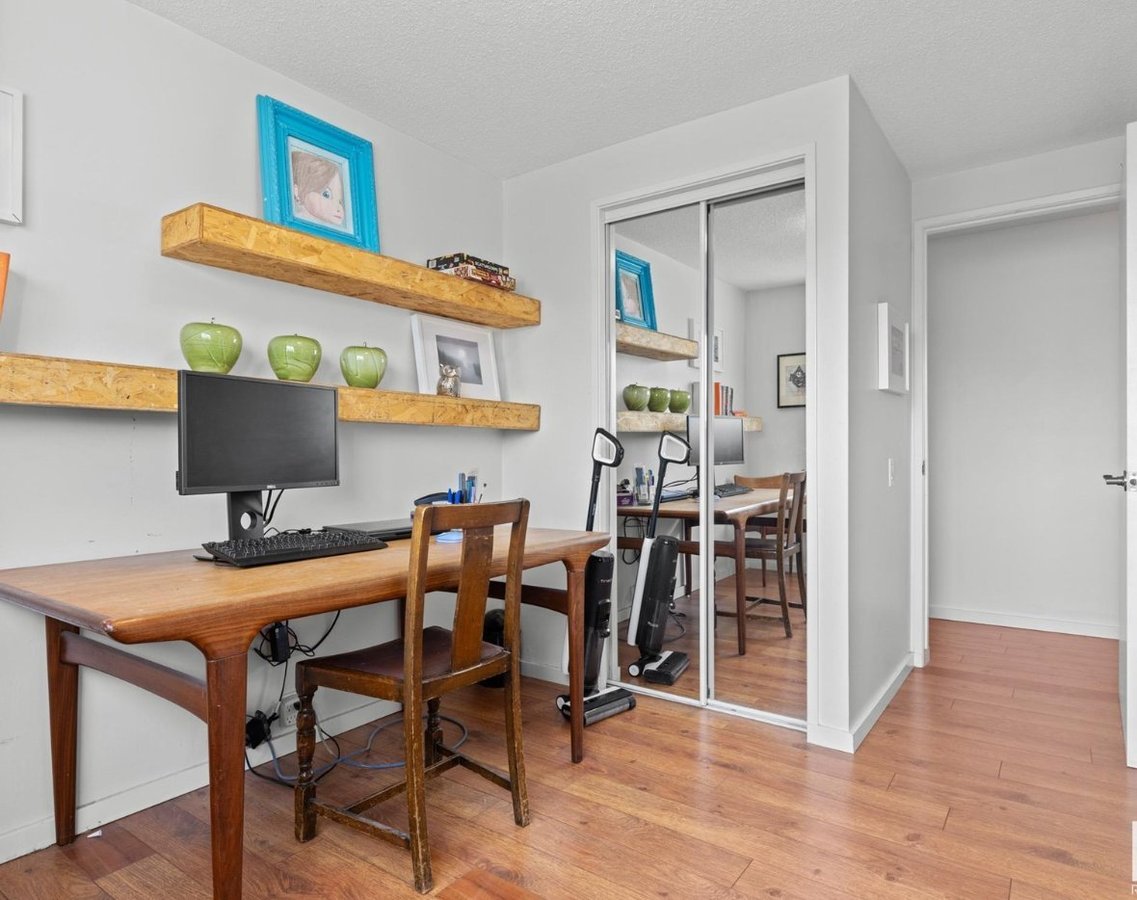 167 Mayfair Mews - Photo 19