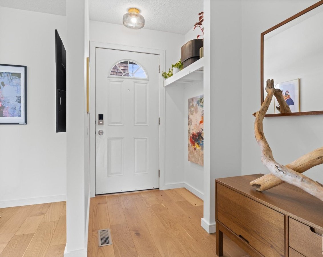167 Mayfair Mews - Photo 2