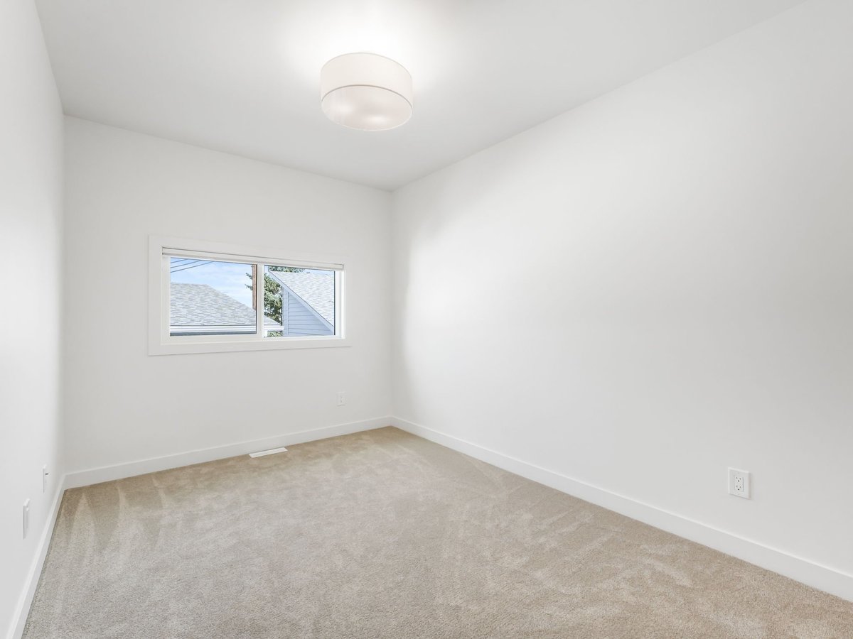 10990 141 Street Northwest - Photo 11