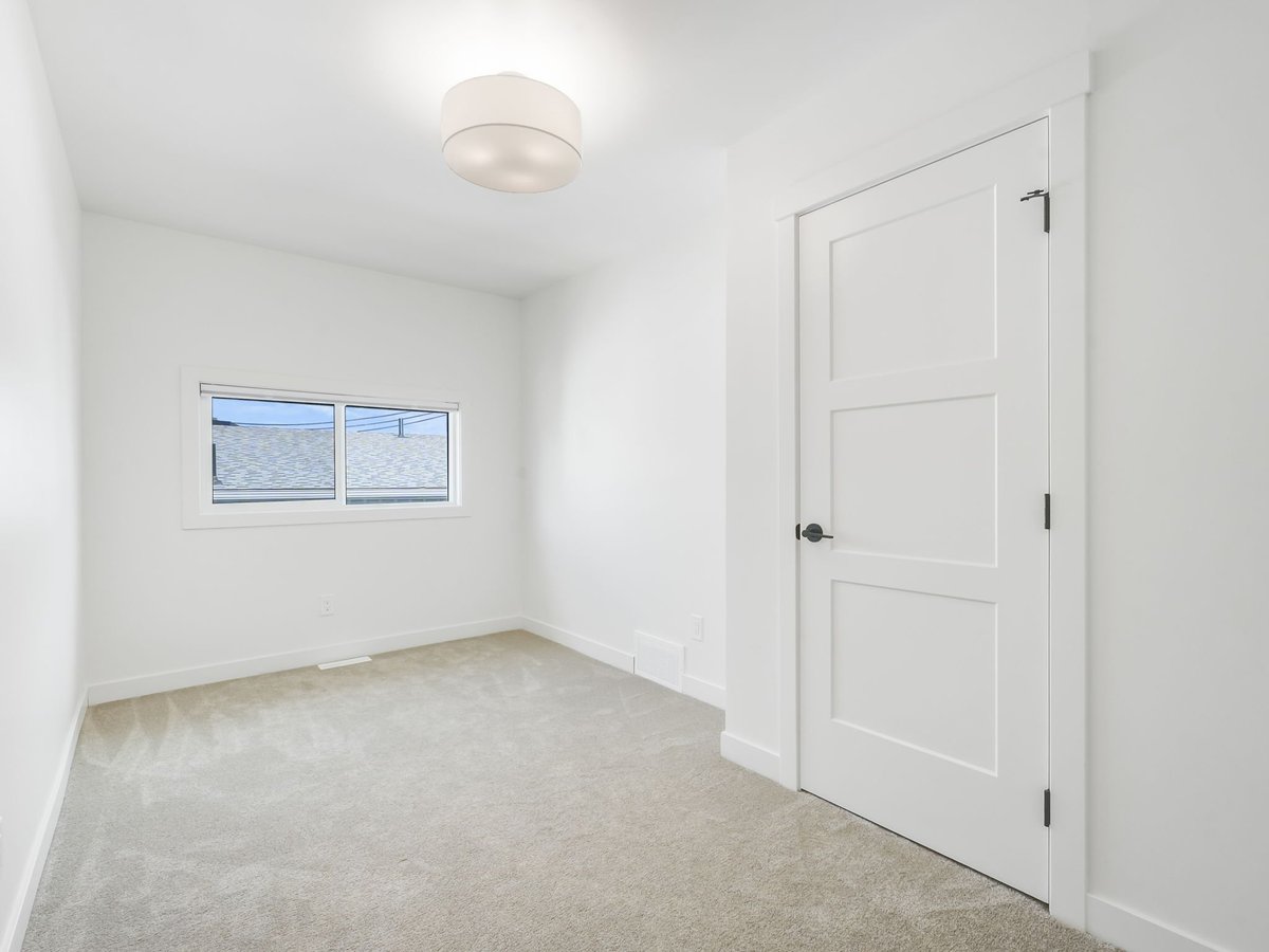 10990 141 Street Northwest - Photo 13