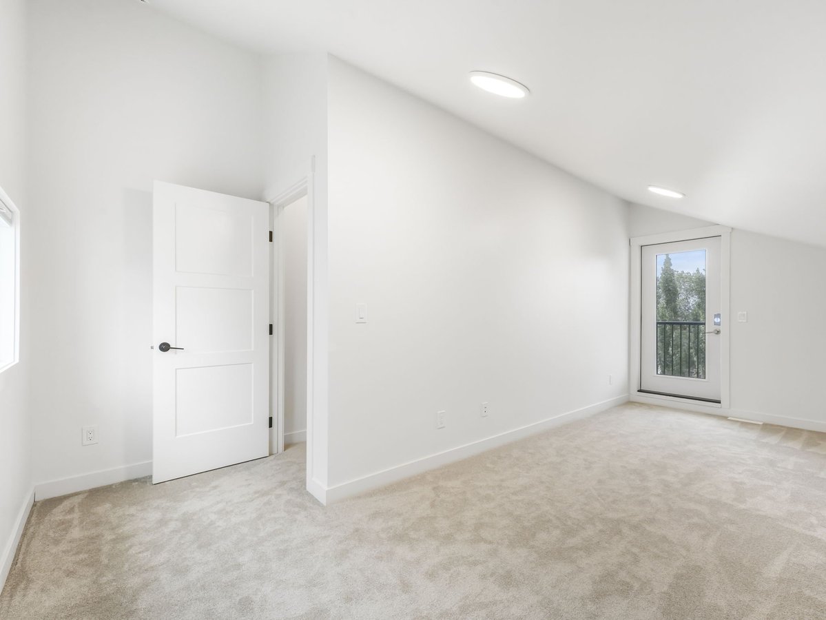 10990 141 Street Northwest - Photo 15