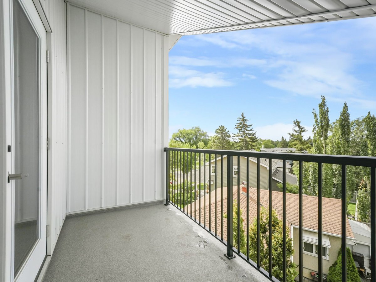 10990 141 Street Northwest - Photo 2