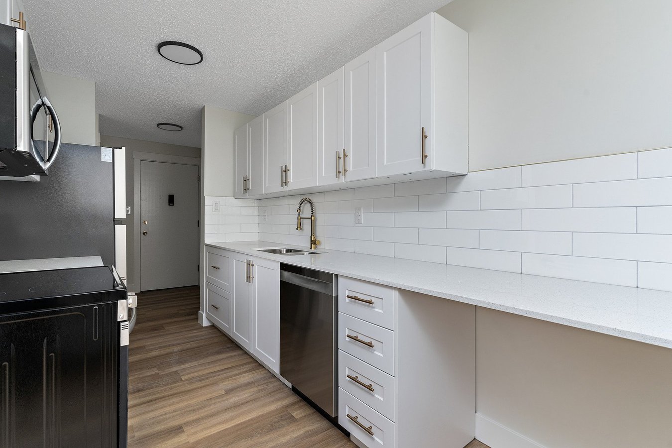 Parklane Manor Apartments – 114 Street NW - Photo 1