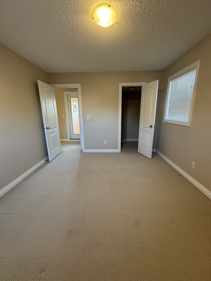 12050 17 Avenue Southwest - Photo 16