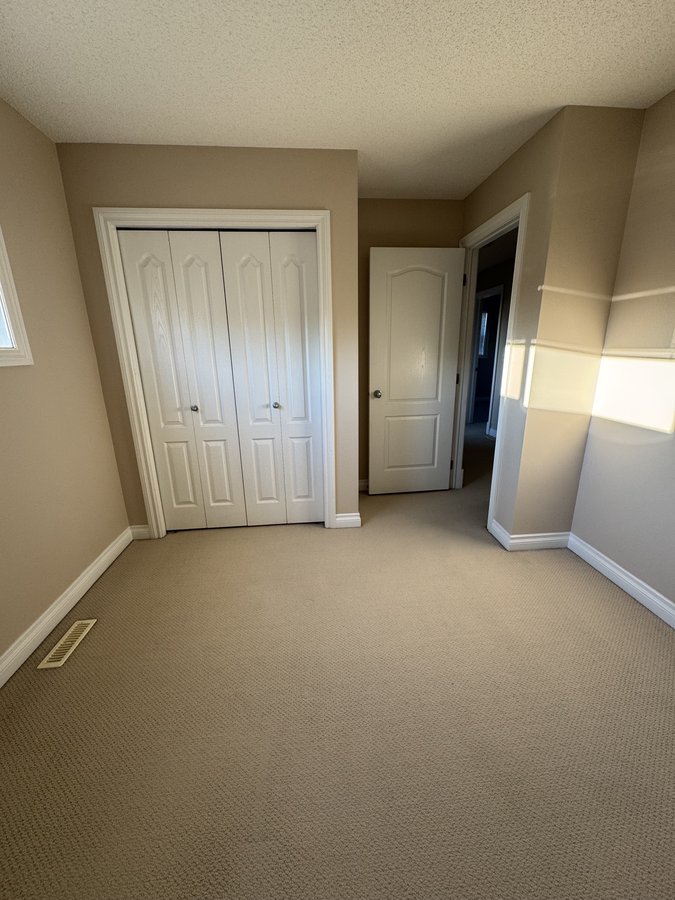 12050 17 Avenue Southwest - Photo 19