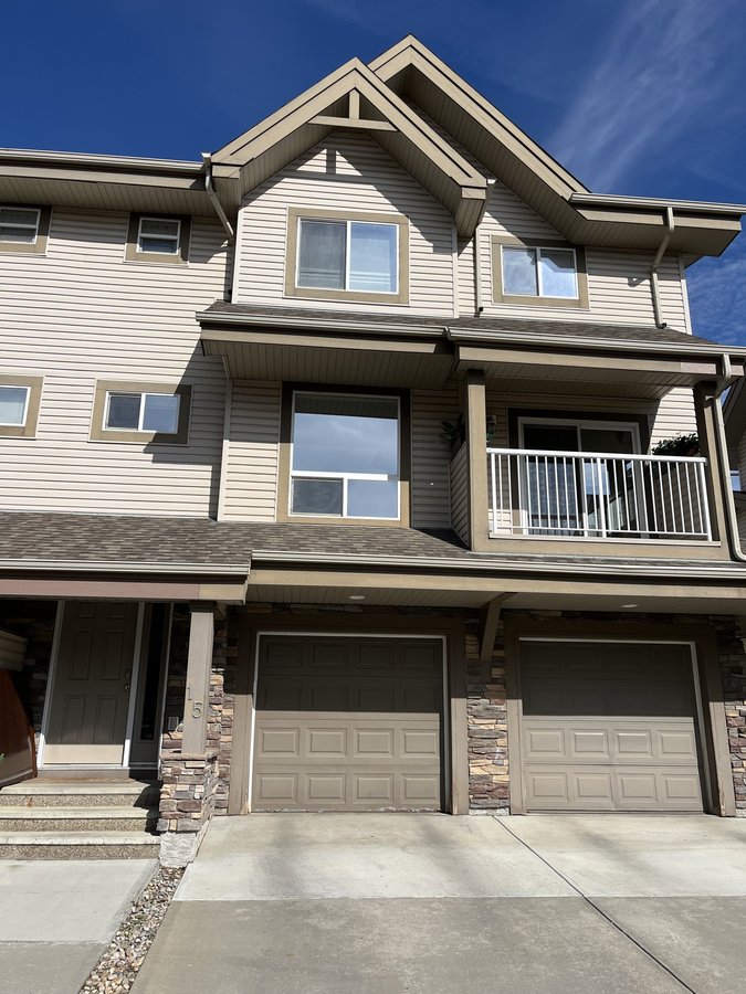 12050 17 Avenue Southwest - Photo 1