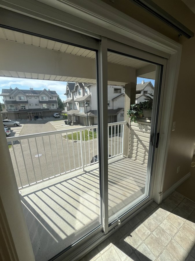 12050 17 Avenue Southwest - Photo 7
