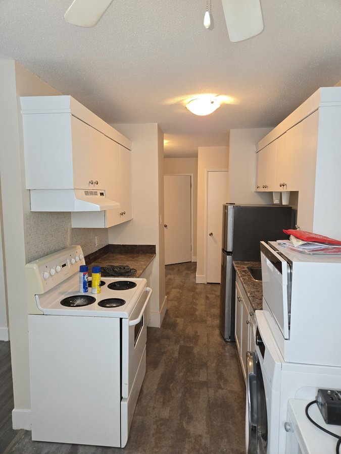 13035 69 Street Northwest - Photo 4