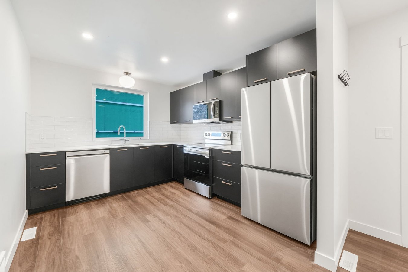 10232 140 Street Northwest - Photo 6