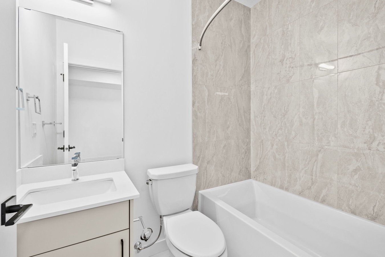 10831 112 Street Northwest - Photo 17