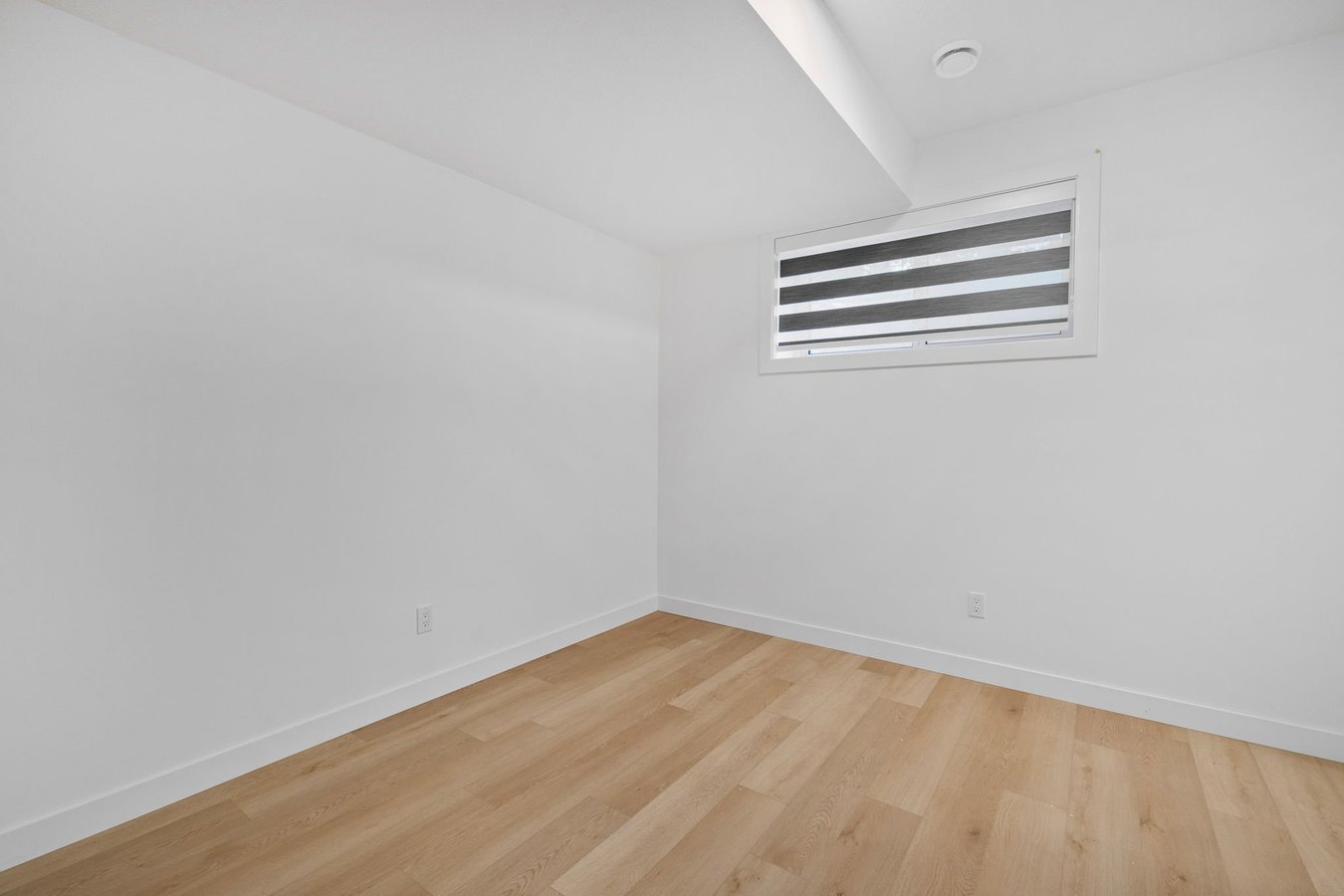 10831 112 Street Northwest - Photo 18