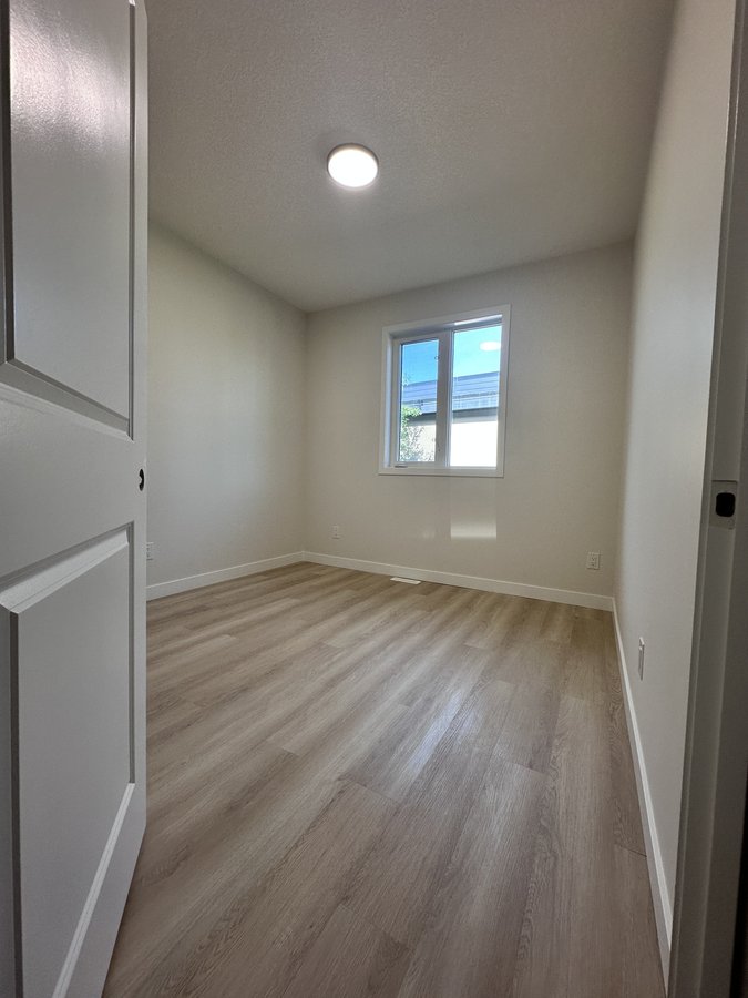 11310 72 Avenue Northwest - Photo 2