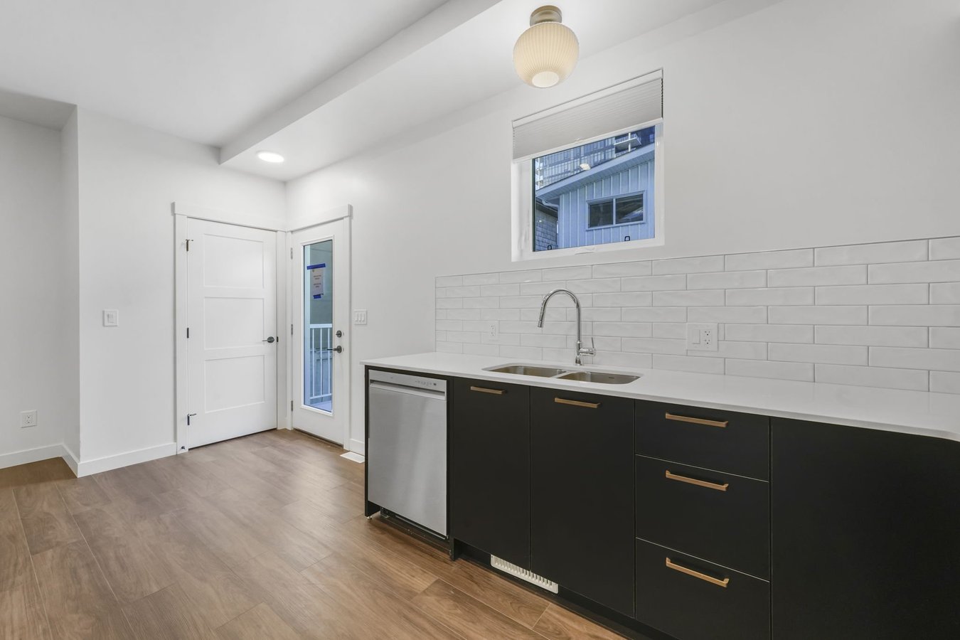 10232 140 Street Northwest - Photo 6