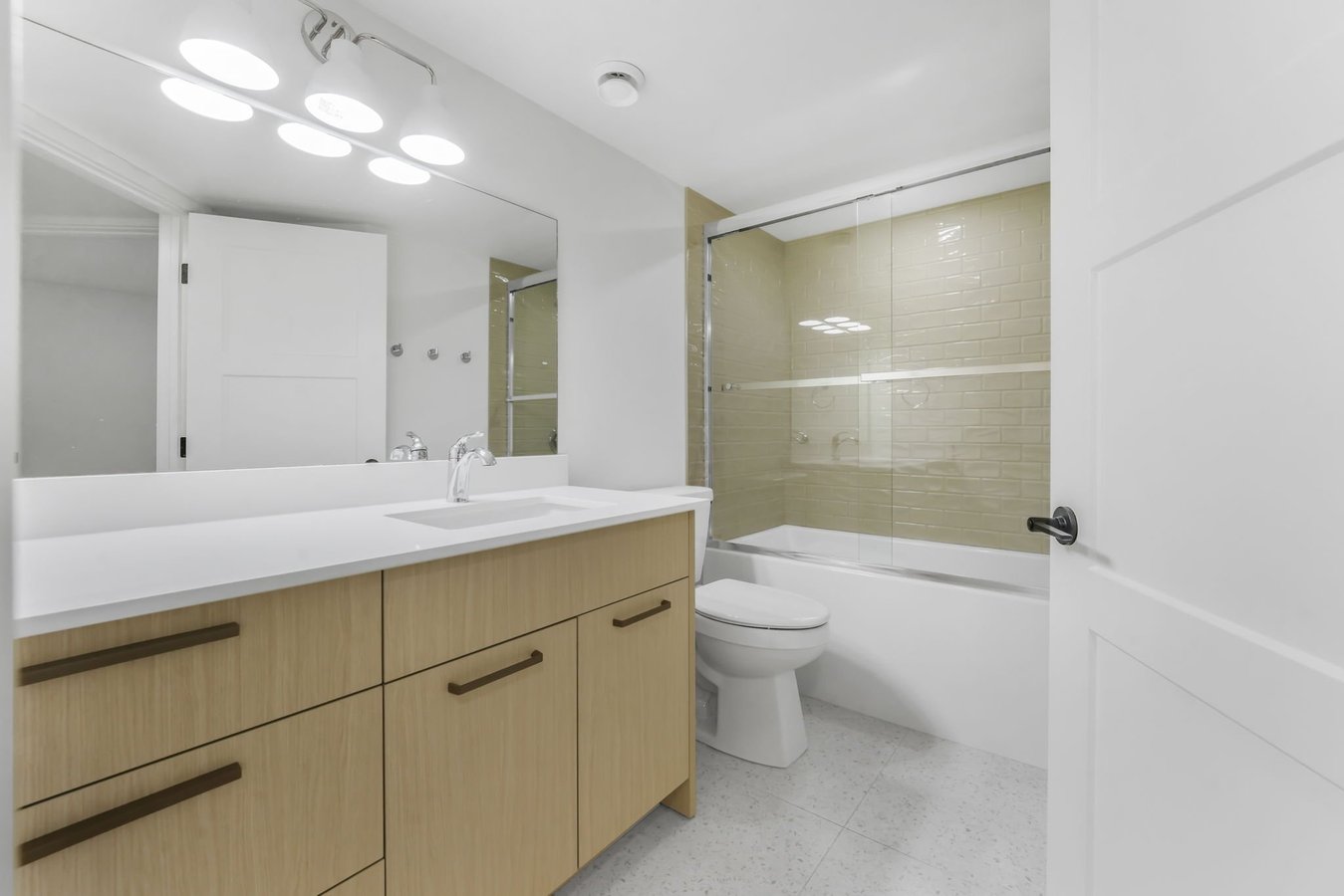 10232 140 Street Northwest - Photo 17