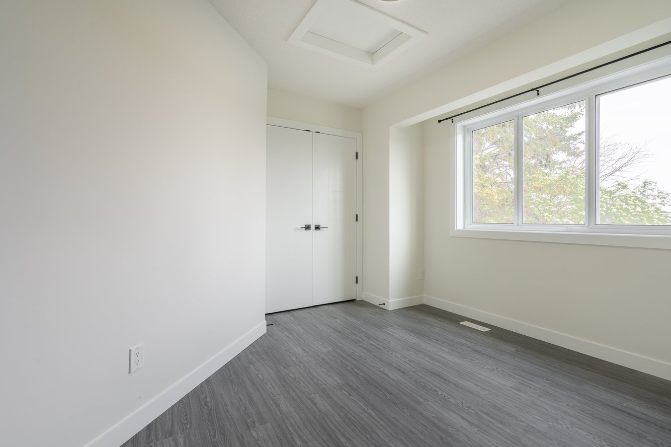 9911 158 Street Northwest - Photo 15
