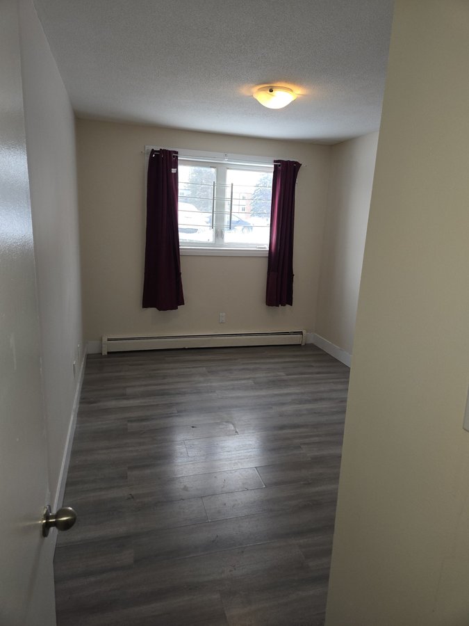13035 69 Street Northwest - Photo 5
