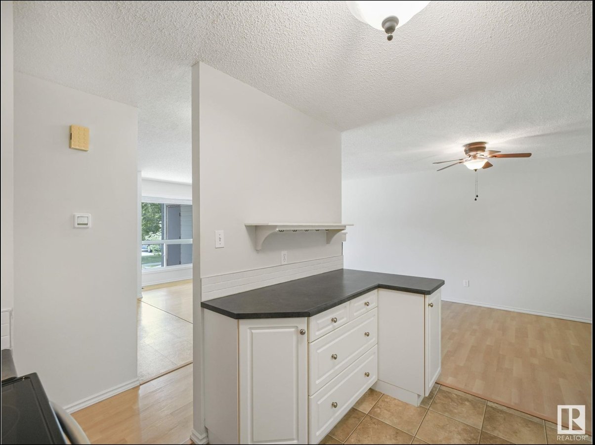 1144 Saddleback Road Northwest - Photo 2