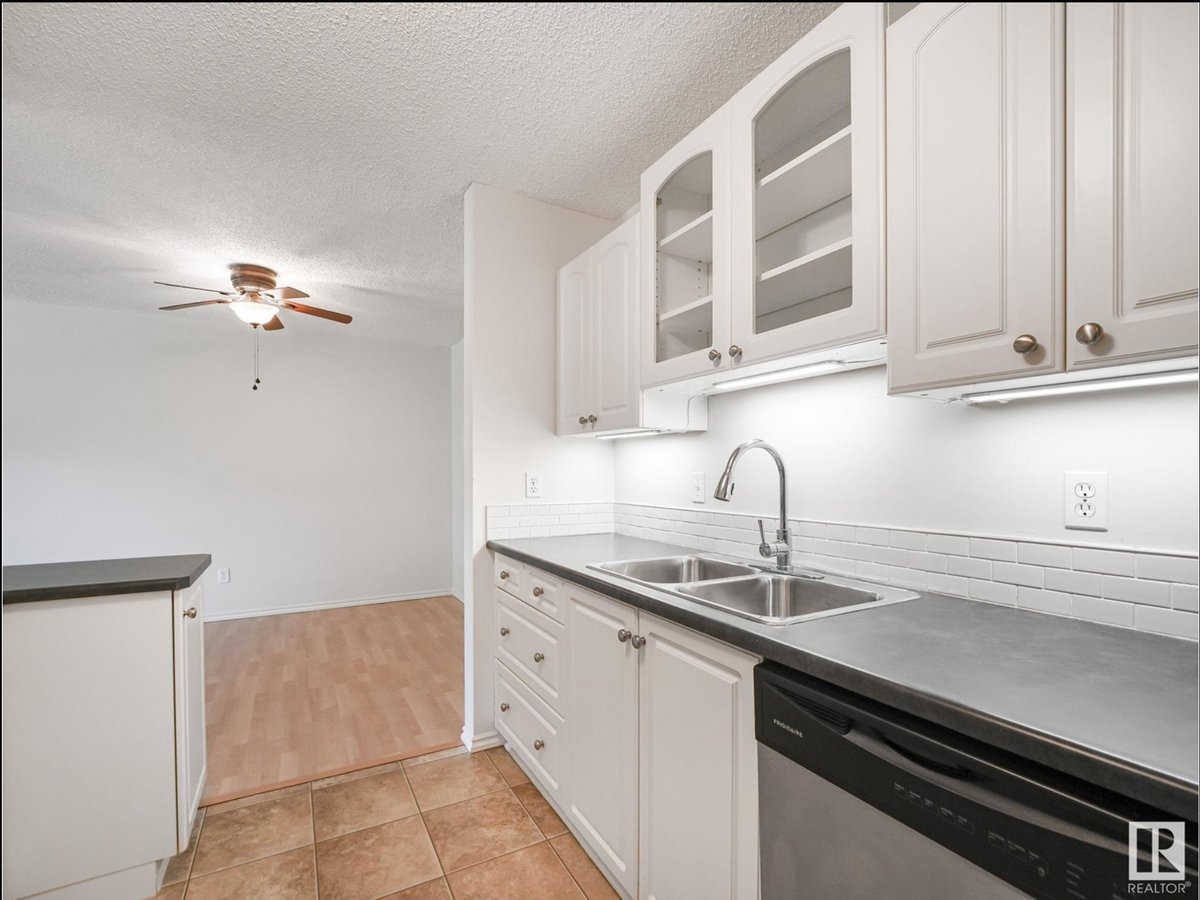 1144 Saddleback Road Northwest - Photo 4