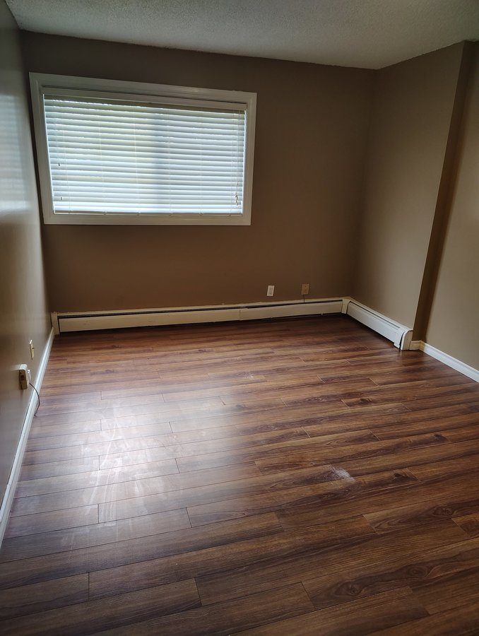 11255 31 Avenue Northwest - Photo 1