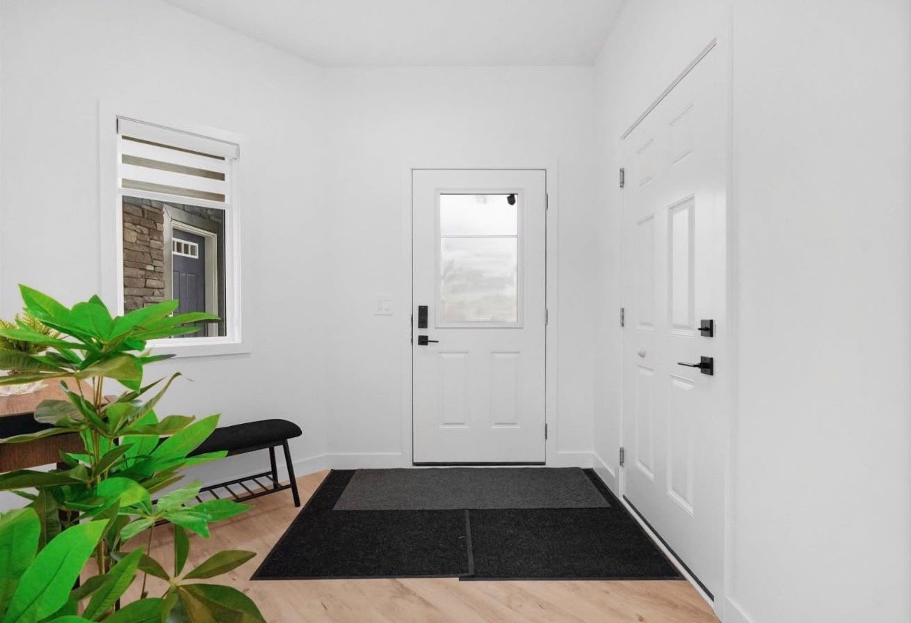 16252 19 Avenue Southwest - Photo 2