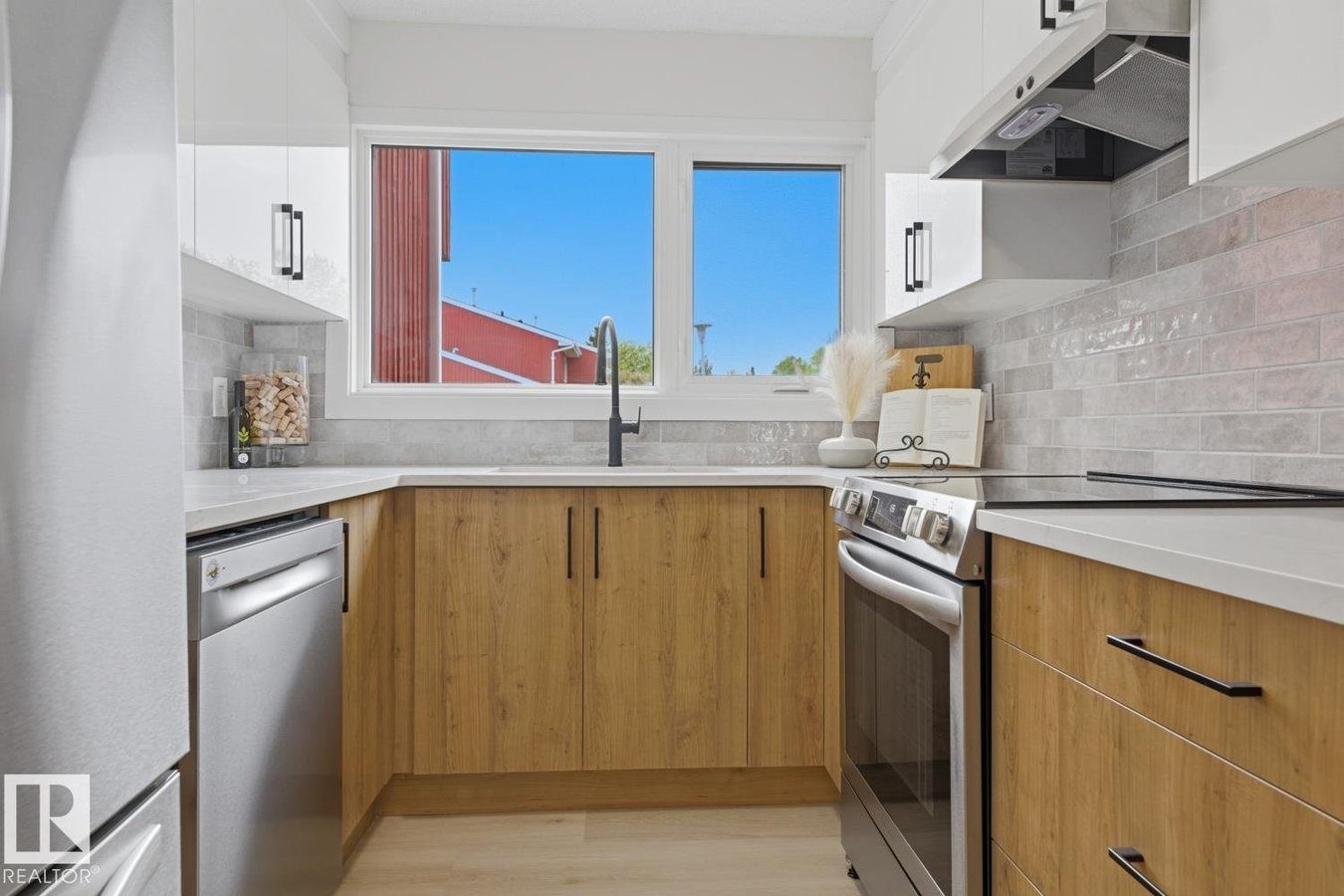 10684 Beaumaris Road Northwest - Photo 12