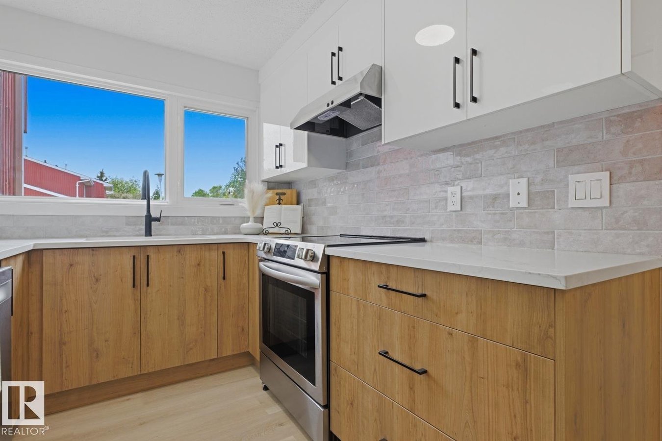 10684 Beaumaris Road Northwest - Photo 14
