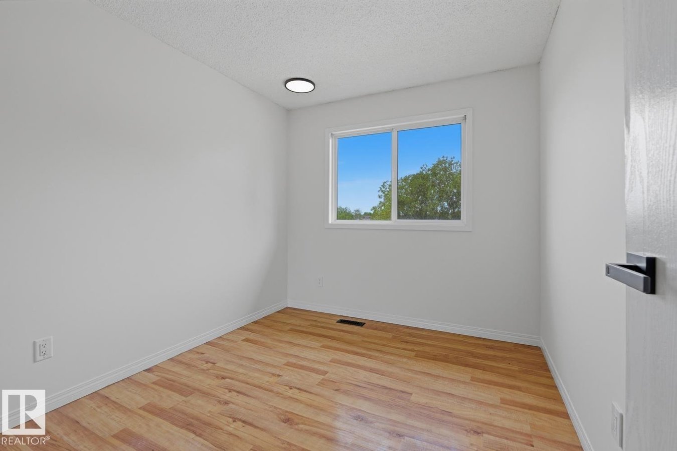 10684 Beaumaris Road Northwest - Photo 20