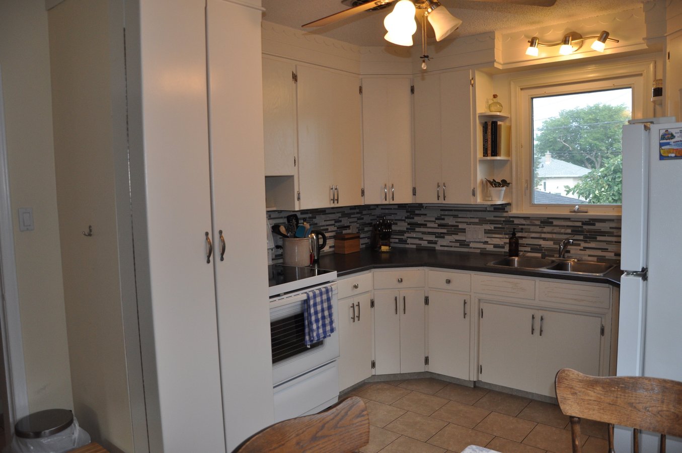 10523 76 Street Northwest - Photo 3