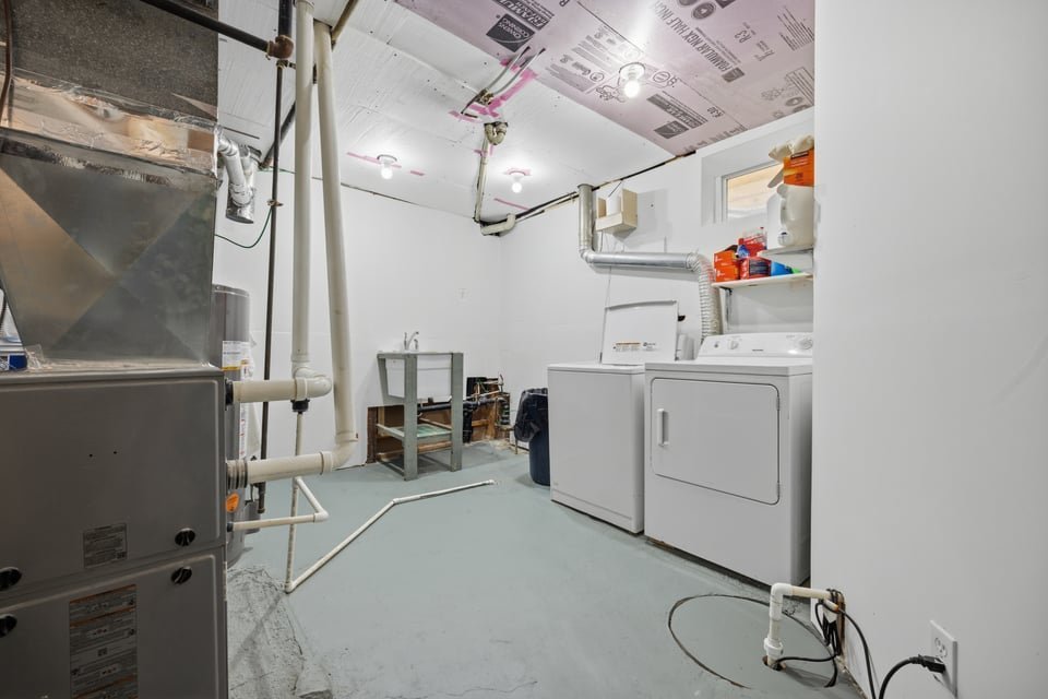 9948 163 Street Northwest - Photo 26
