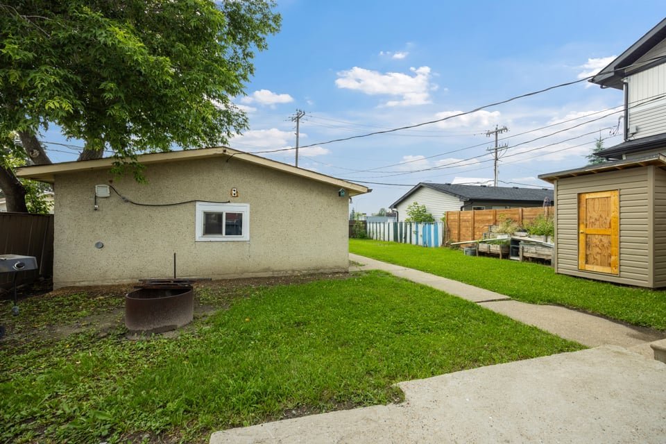 9948 163 Street Northwest - Photo 27