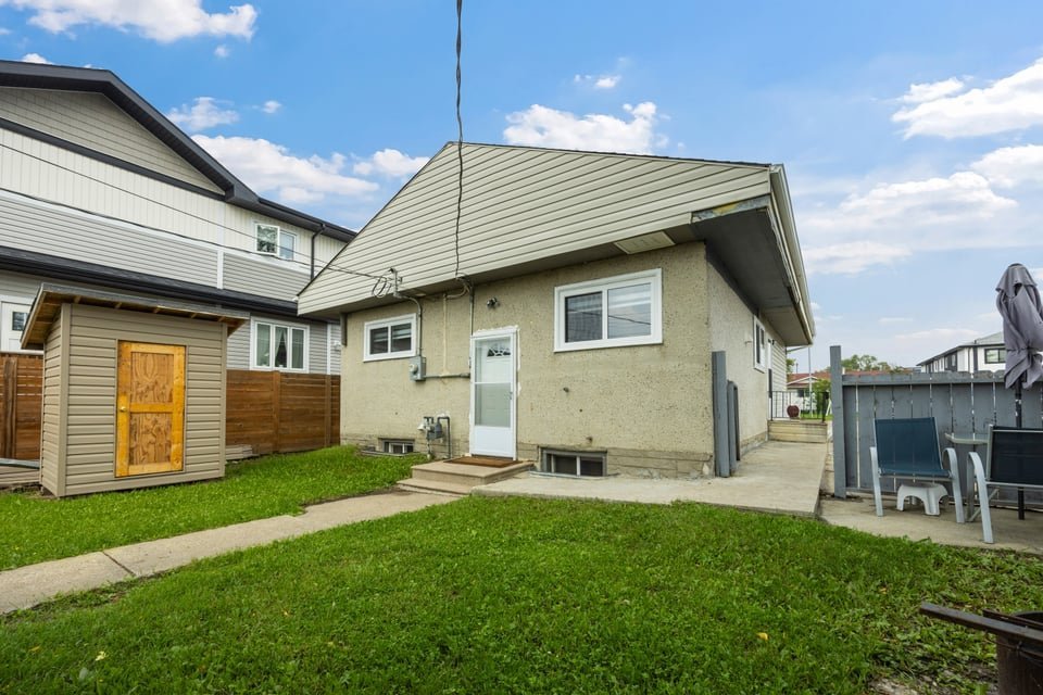 9948 163 Street Northwest - Photo 28