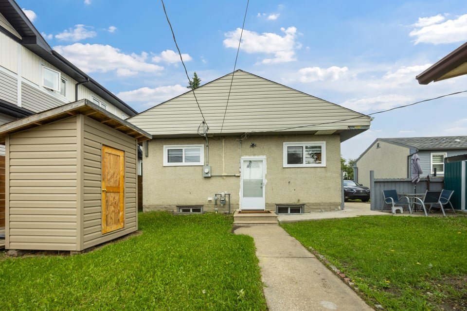 9948 163 Street Northwest - Photo 30