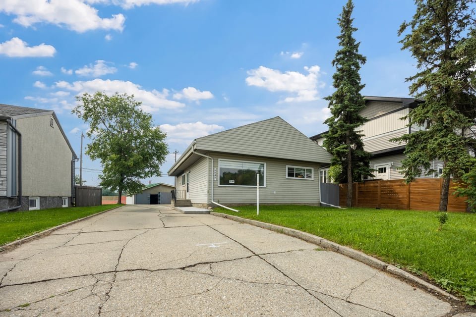 9948 163 Street Northwest - Photo 2