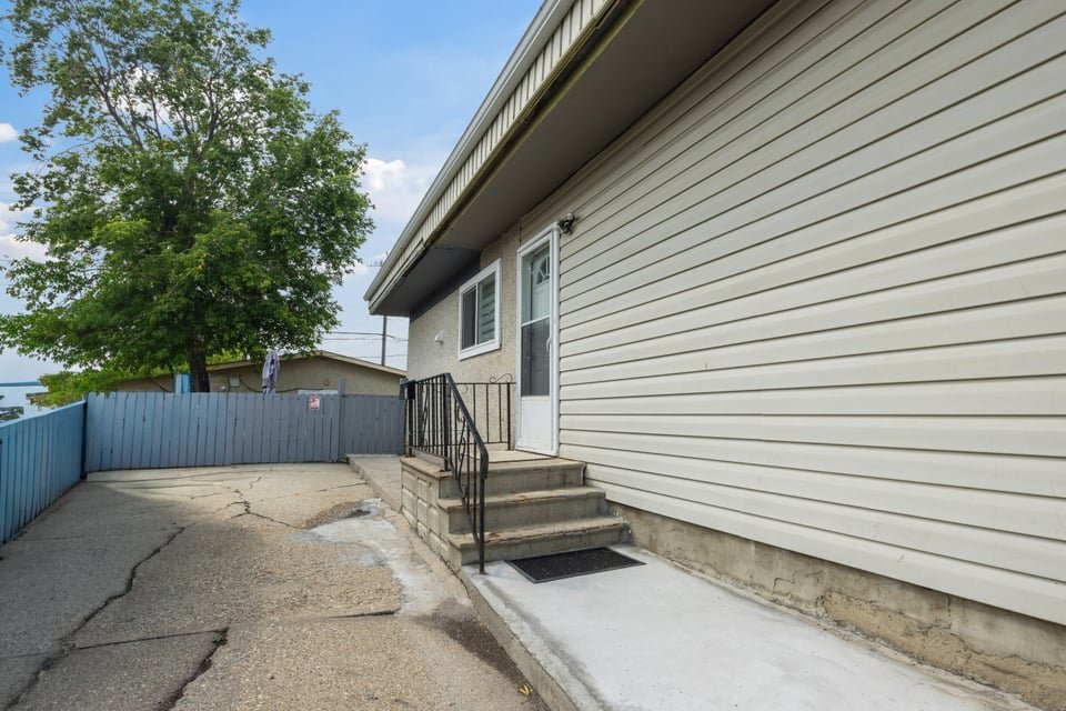9948 163 Street Northwest - Photo 3