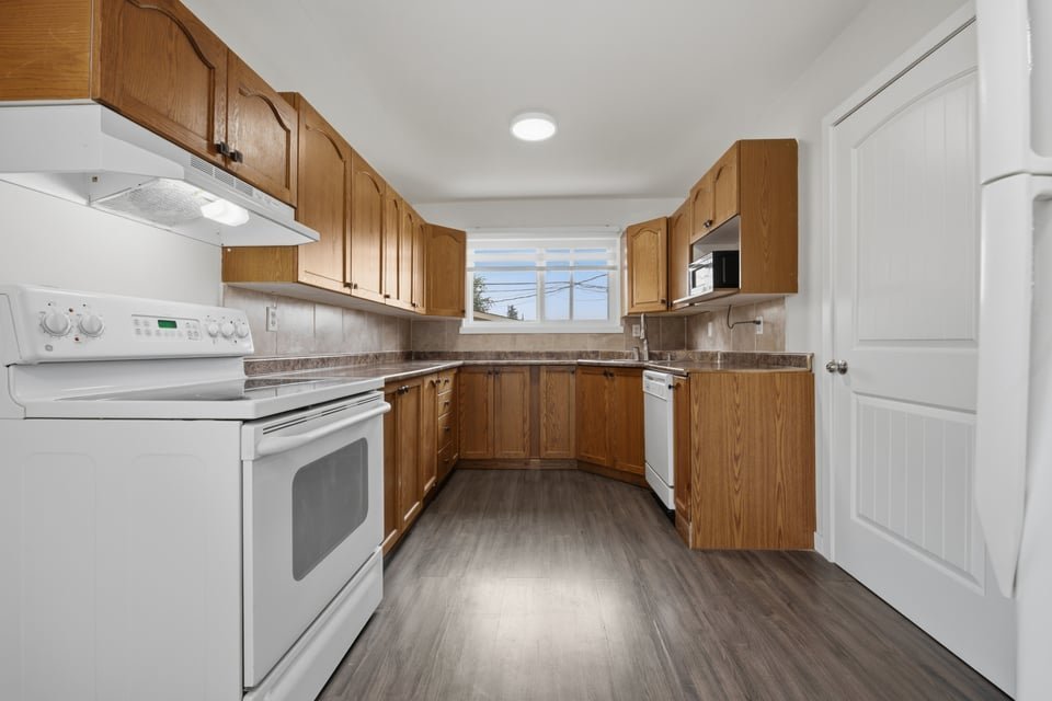 9948 163 Street Northwest - Photo 9