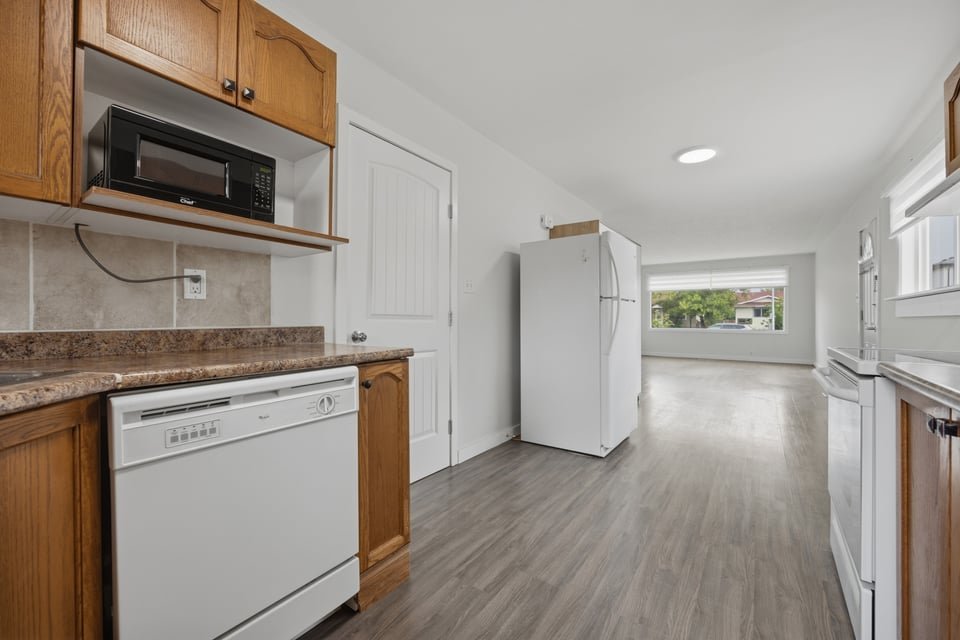 9948 163 Street Northwest - Photo 11