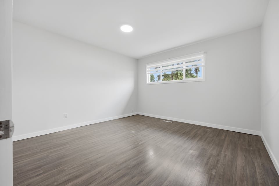 9948 163 Street Northwest - Photo 15