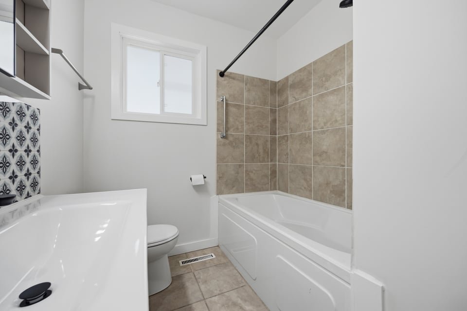 9948 163 Street Northwest - Photo 21