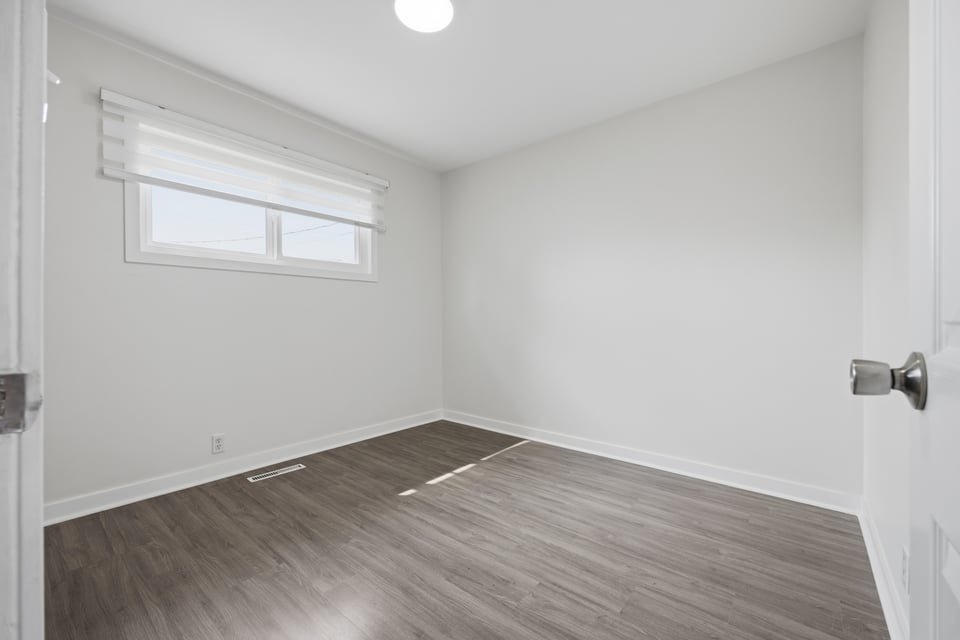9948 163 Street Northwest - Photo 22