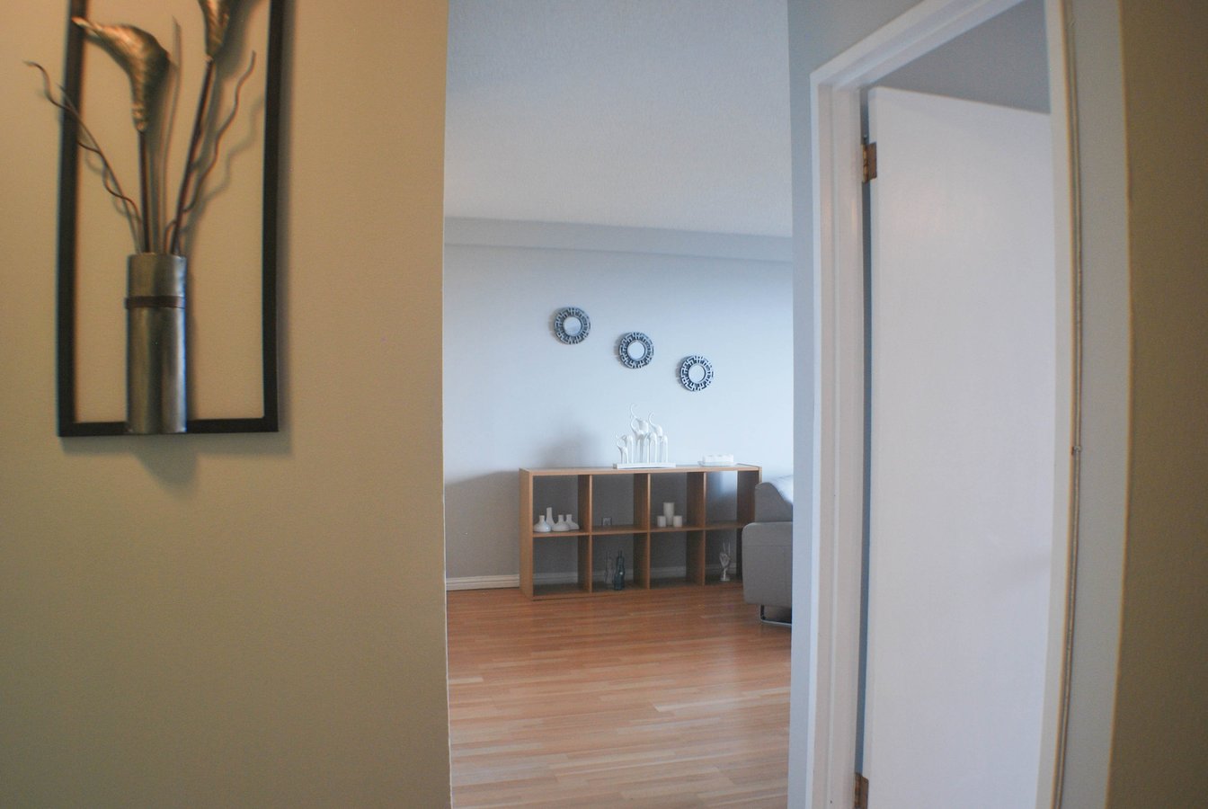 13910 Stony Plain Road - Photo 11