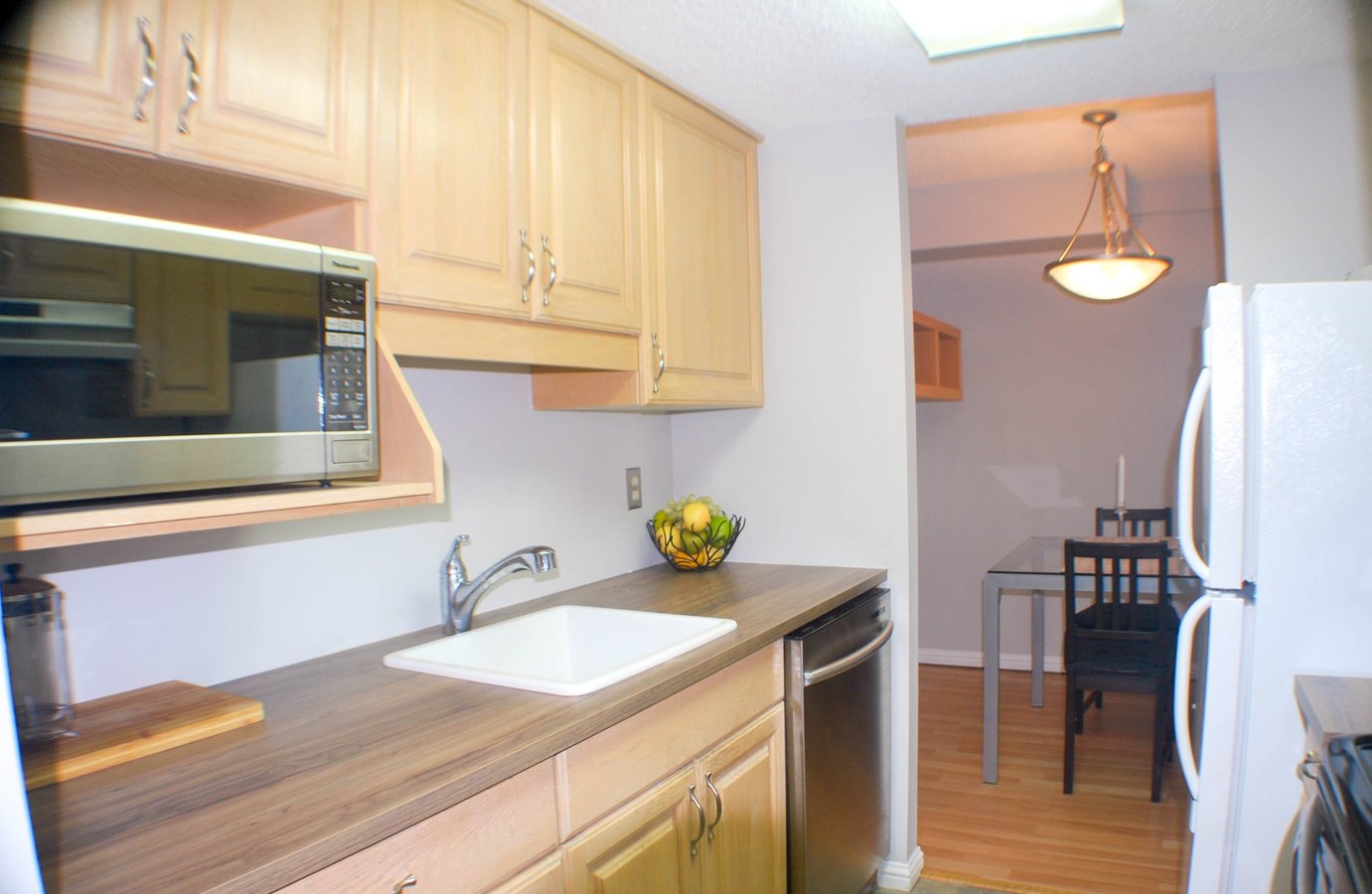 13910 Stony Plain Road - Photo 3